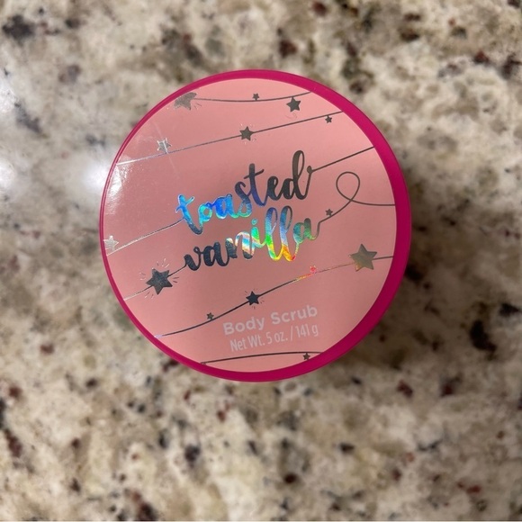 🆕 Sweet & Shimmer | (3) Piece “Toasted Vanilla” Spa Set - Picture 7 of 9